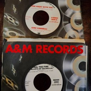 Lot of 2 Gino Vannelli 45rpms, excellent condition, see description for songs!